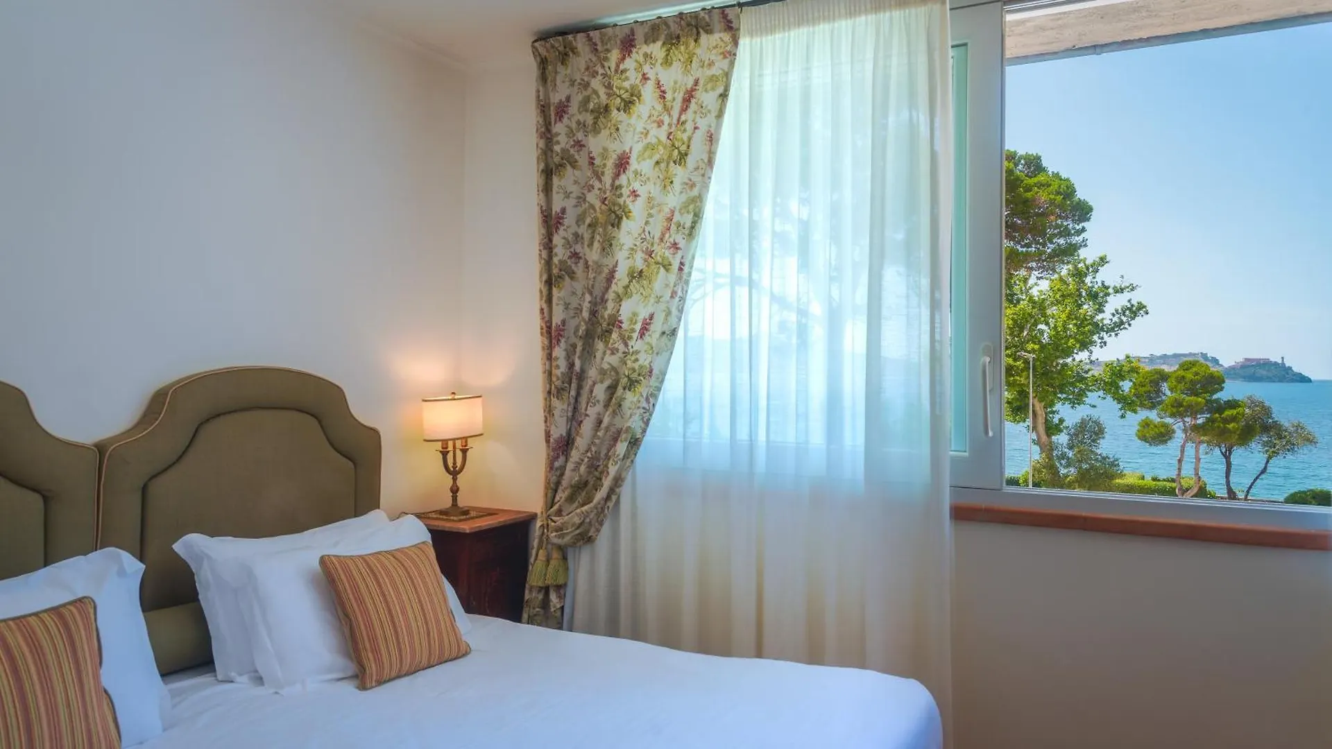 Hotel Villa Ottone Portoferraio 5*,