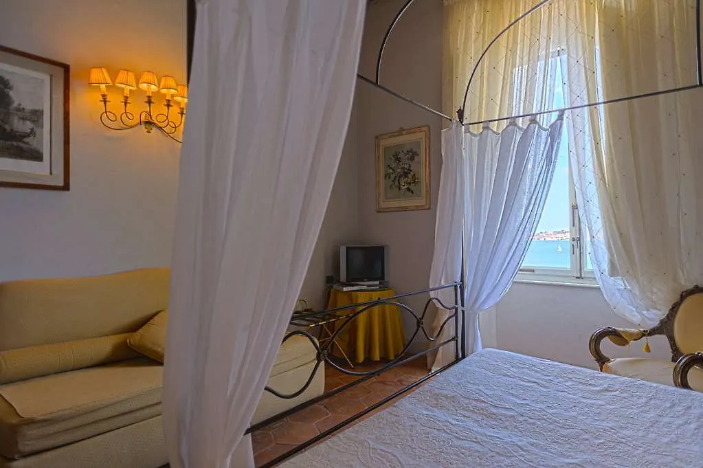 Hotel Villa Ottone بورتوفيرّايو